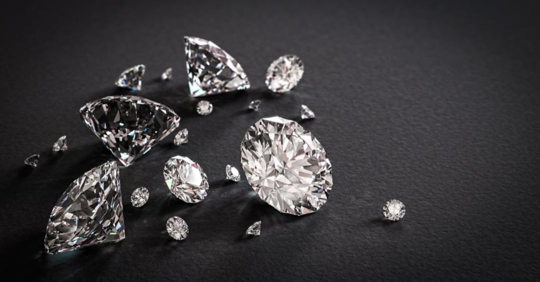 I diamanti naturali deludono e De Beers ora promuove il solitario sintetico 24